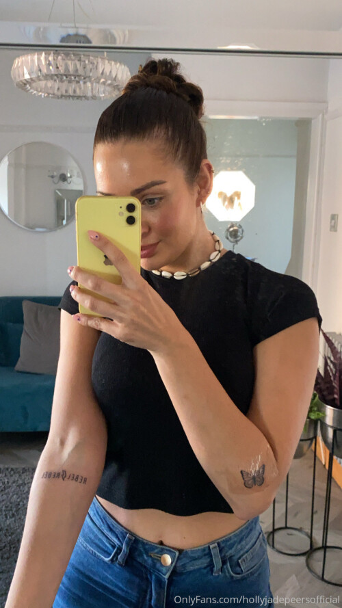 Holly Peers Nude Leaked Onlyfans Photo