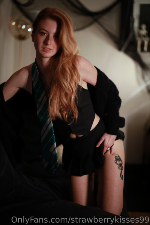 strawberry_kisses99 Nude Leaked Onlyfans Photo strawberry_kisses99 Nude Leaked Onlyfans Photo