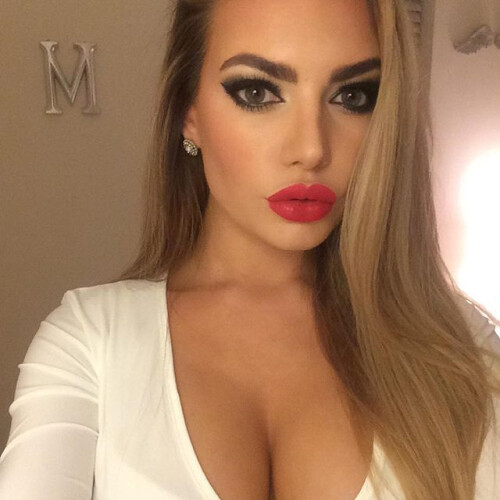 Megan Barton Hanson Nude Leaked Onlyfans Photo