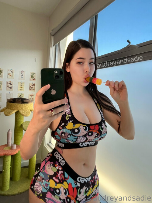 Audrey & Sadie Nude Leaked Onlyfans Photo Audrey & Sadie Nude Leaked Onlyfans Photo