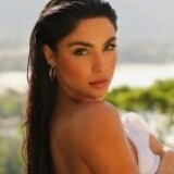model profile picture