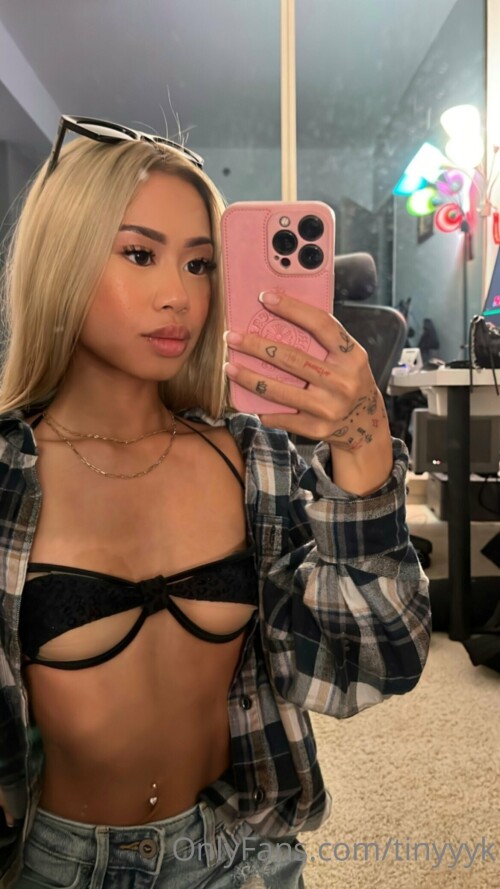 tinyyyk (aka kaylakipp) Nude Leaked Onlyfans Photo tinyyyk (aka kaylakipp) Nude Leaked Onlyfans Photo
