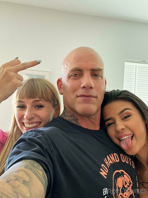 Angel Youngs / angelyoungsxxx Nude Leaked Onlyfans Photo Angel Youngs / angelyoungsxxx Nude Leaked Onlyfans Photo