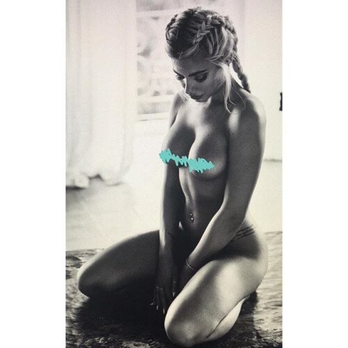 Megan Barton Hanson Nude Leaked Onlyfans Photo