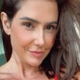 model profile picture