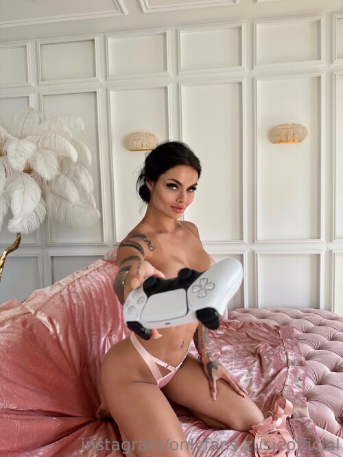 Zusje Nude Leaked Onlyfans Photo Zusje Nude Leaked Onlyfans Photo