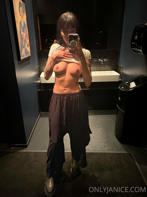 Janice Griffith Nude Leaked Onlyfans Photo
