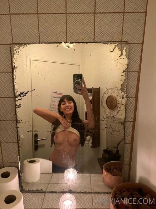 Janice Griffith Nude Leaked Onlyfans Photo