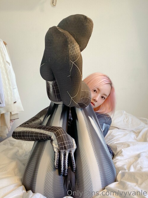 Vyvan Le Nude Leaked Onlyfans Photo