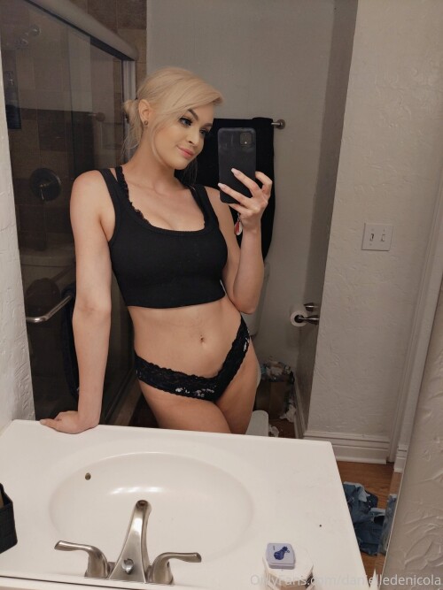 Danielle DeNicola Nude Leaked Onlyfans Photo Danielle DeNicola Nude Leaked Onlyfans Photo