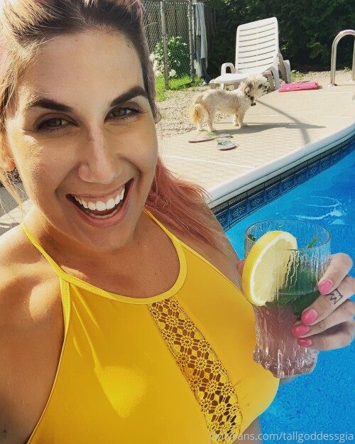 Tall Goddess Gia | Gia De Luca | tallgoddessgia Nude Leaked Onlyfans Photo