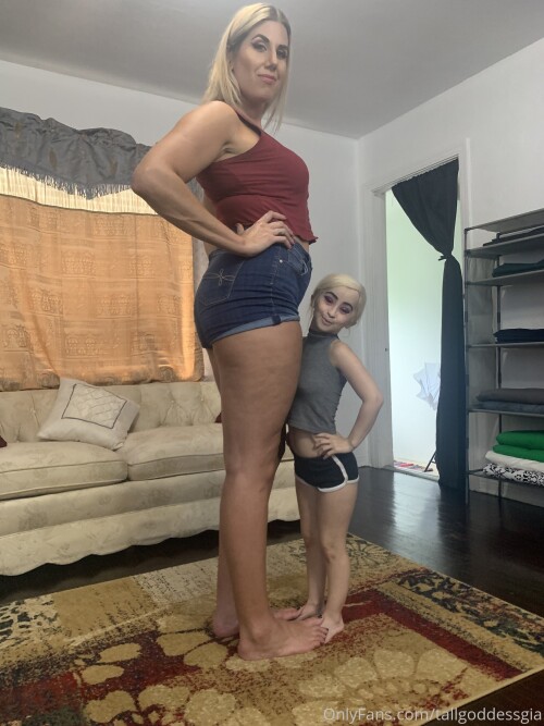 Tall Goddess Gia | Gia De Luca | tallgoddessgia Nude Leaked Onlyfans Photo