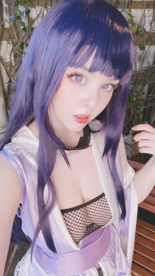2022-09-Hinata-Hyuga-Selfies-2266185bbc086c315.jpg