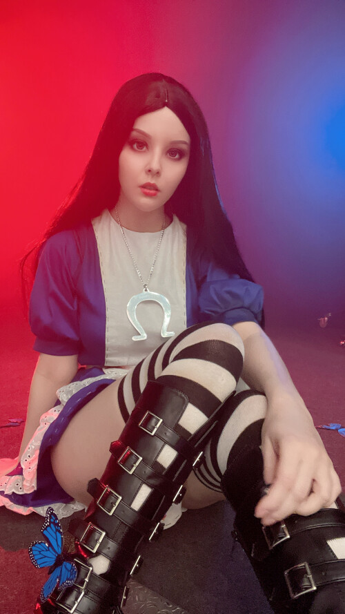 2022-10-Alice-Selfies-1db69125a1342aede.jpg