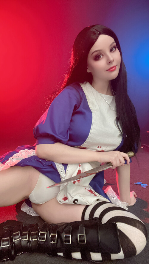 2022-10-Alice-Selfies-68eaae58f40f51b26.jpg