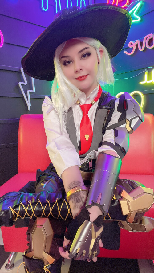 2022-11-Ashe-Selfie-414246efe76b7e973.jpg
