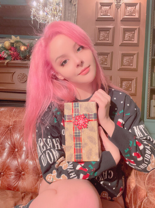 2022-12-christmas-helly-Selfie-1e2861ec09d0c7b48.jpg