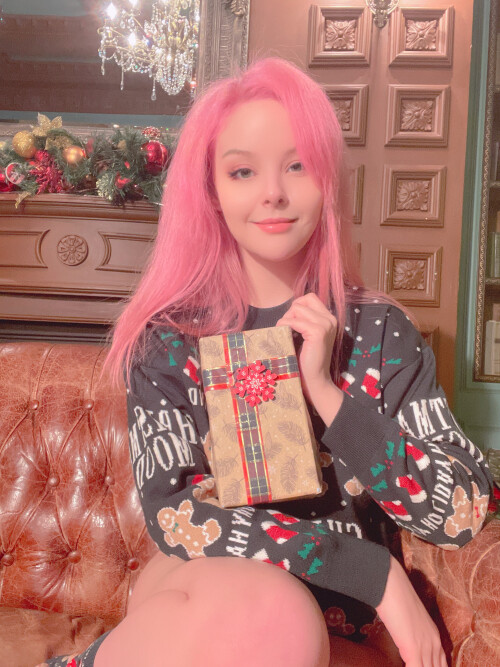 2022-12-christmas-helly-Selfie-261c8ebbf8a6053a3.jpg