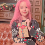 2022-12-christmas-helly-Selfie-261c8ebbf8a6053a3