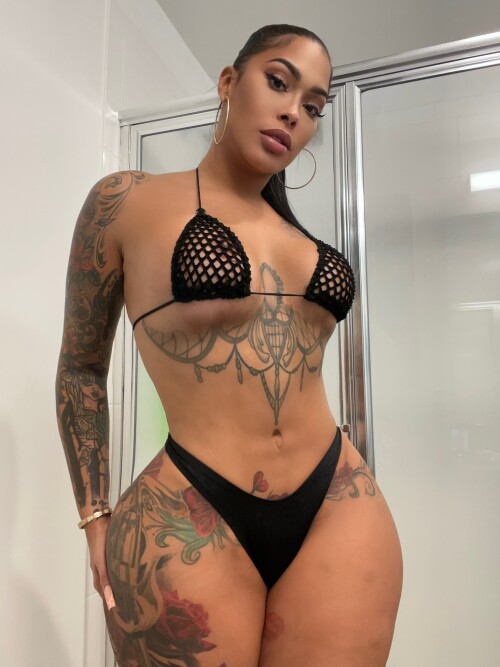 TattedUpHolly Nude Leaked Onlyfans Photo