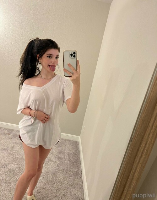Grinchie/puppiwii Nude Leaked Onlyfans Photo Grinchie/puppiwii Nude Leaked Onlyfans Photo