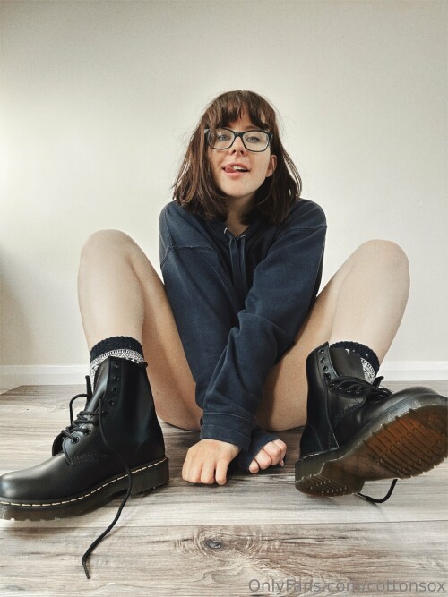 Alice Cotton Sox | Alicewinterhold Nude Leaked Onlyfans Photo Alice Cotton Sox | Alicewinterhold Nude Leaked Onlyfans Photo