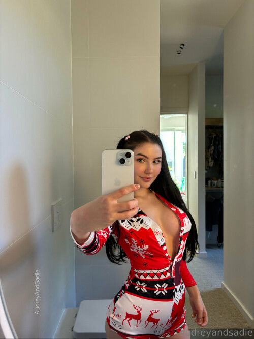 Audrey & Sadie Nude Leaked Onlyfans Photo Audrey & Sadie Nude Leaked Onlyfans Photo