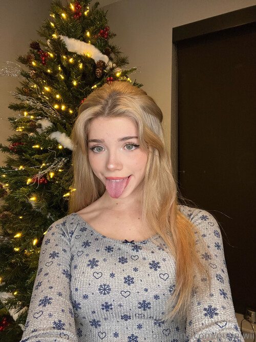 Grinchie/puppiwii Nude Leaked Onlyfans Photo Grinchie/puppiwii Nude Leaked Onlyfans Photo
