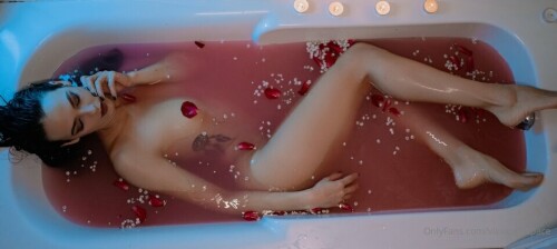 Vikioutofspace Nude Leaked Onlyfans Photo Vikioutofspace Nude Leaked Onlyfans Photo