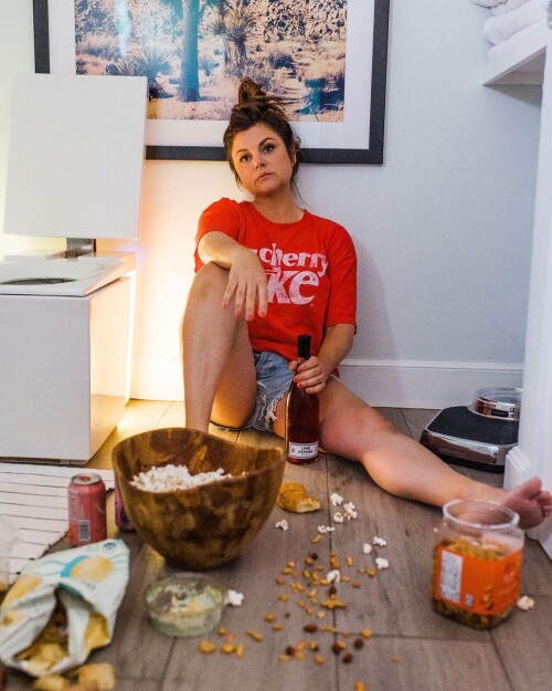 Tiffani-Thiessen-Feet-6439819826945ddc0d7dc04.md.jpg