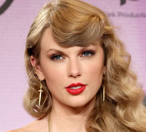 taylor-swift-120522-e4afb2bc18f74494bf2754b040883358806bf819dcc200e3.jpg