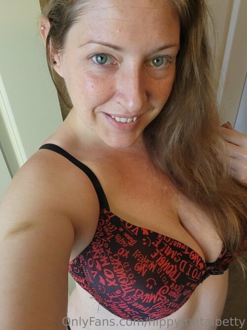 hippymetalbetty Nude Leaked Onlyfans Photo