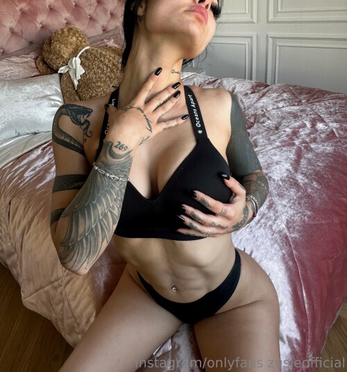 Zusje Nude Leaked Onlyfans Photo Zusje Nude Leaked Onlyfans Photo