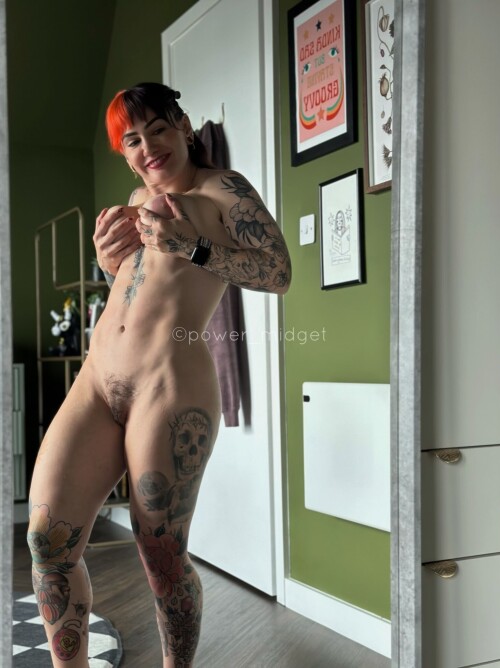 Peta Lloyd / power_midget Nude Leaked Onlyfans Photo Peta Lloyd / power_midget Nude Leaked Onlyfans Photo