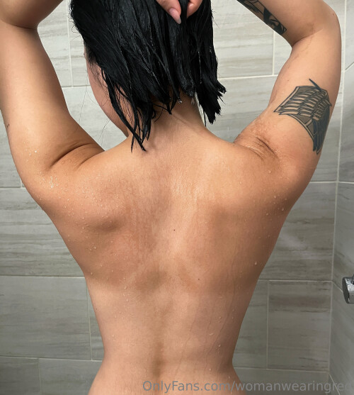 womanwearingred / Buffbunnymika / Buffbunbun Nude Leaked Onlyfans Photo