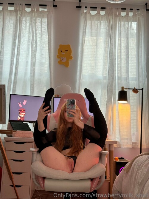 strawberrymilk_xoxo Nude Leaked Onlyfans Photo strawberrymilk_xoxo Nude Leaked Onlyfans Photo