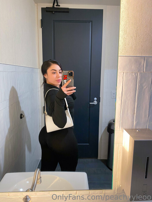 Peachyyleoo - Jasminponceee Nude Leaked Onlyfans Photo
