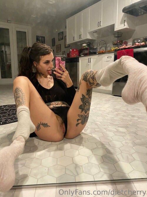 Dietcherry (Nicole) Nude Leaked Onlyfans Photo Dietcherry (Nicole) Nude Leaked Onlyfans Photo