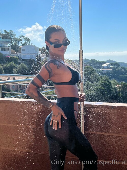 Zusje Nude Leaked Onlyfans Photo Zusje Nude Leaked Onlyfans Photo
