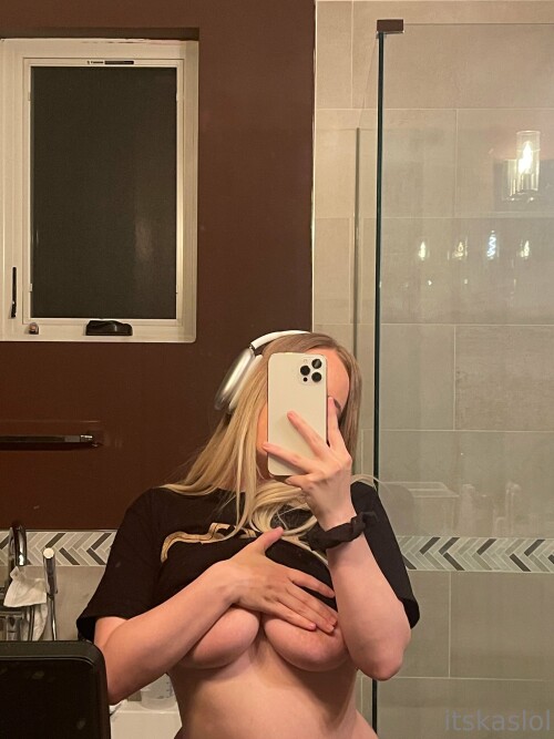 Skyiiah / itskaslol / kas / SkyWallace Nude Leaked Onlyfans Photo Skyiiah / itskaslol / kas / SkyWallace Nude Leaked Onlyfans Photo