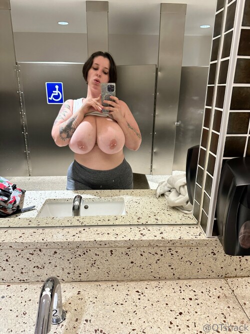 QTsnack Nude Leaked Onlyfans Photo