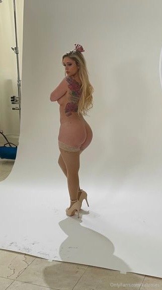 Kali Roses Nude Leaked Onlyfans Photo Kali Roses Nude Leaked Onlyfans Photo