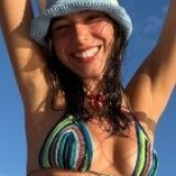 model profile picture