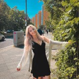 model profile picture
