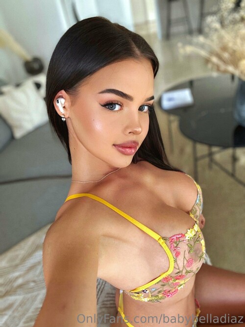 babybelladiaz / isabelladiaz / Isabella Diaz / cutestblondie Nude Leaked Onlyfans Photo