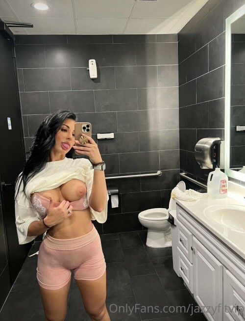 Jazmin Pineda (Jazzyfit) Nude Leaked Onlyfans Photo
