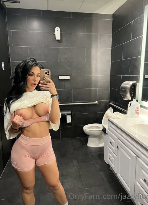Jazmin Pineda (Jazzyfit) Nude Leaked Onlyfans Photo