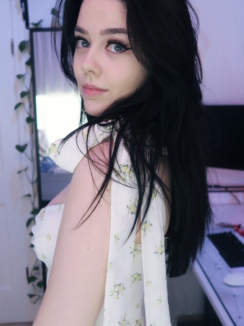 66241609_white-floral-dress-d__d___08-IDAbsd7d72af25b3b5c6435b.md.jpg