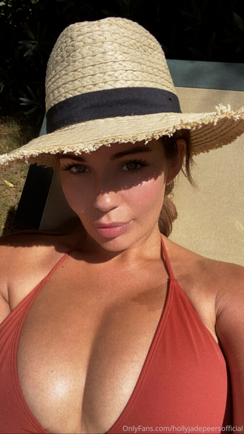 Holly Peers Nude Leaked Onlyfans Photo
