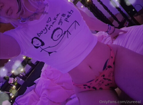 Zureeal Nude Leaked Onlyfans Photo